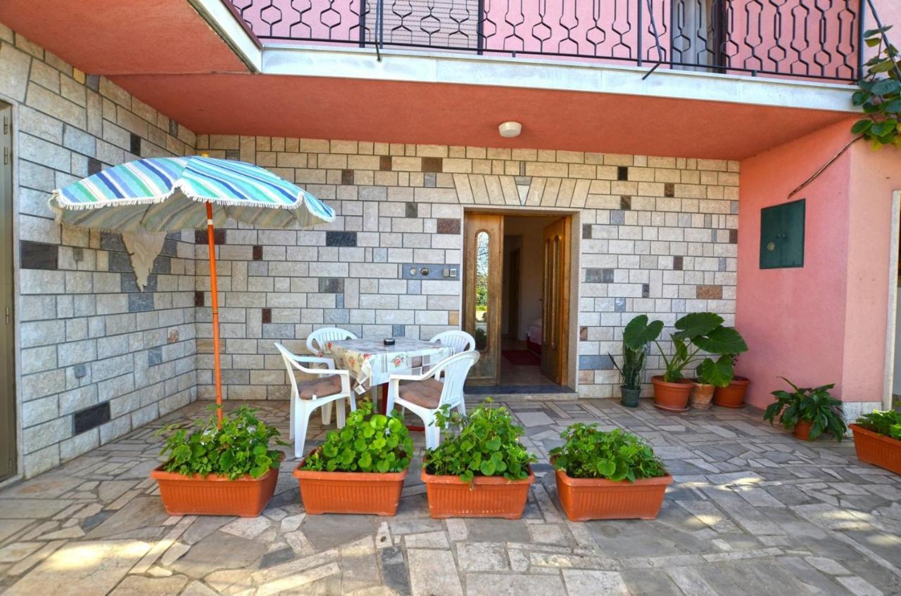 Miro Apartments Kanfanar Exterior photo